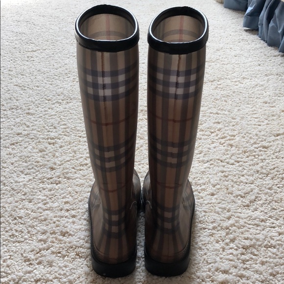 Burberry Rain Boots - Picture 5 of 10
